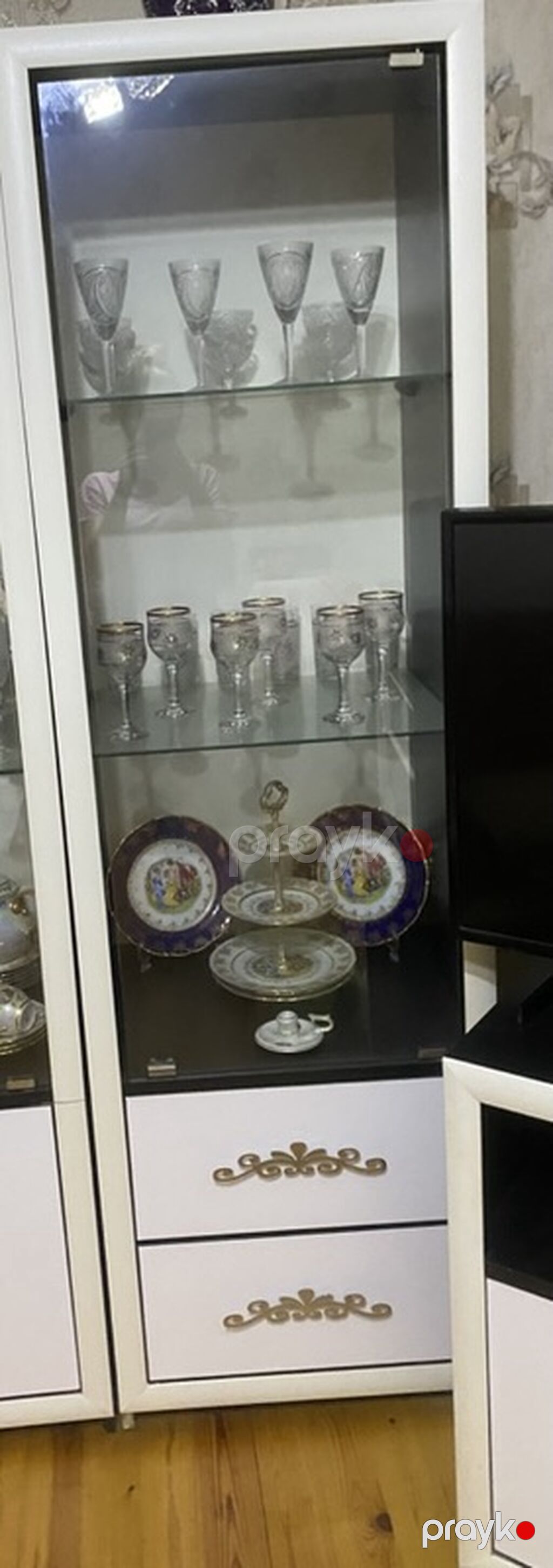 Yeni, Servant — Qonaq otağı üçün, Bakı