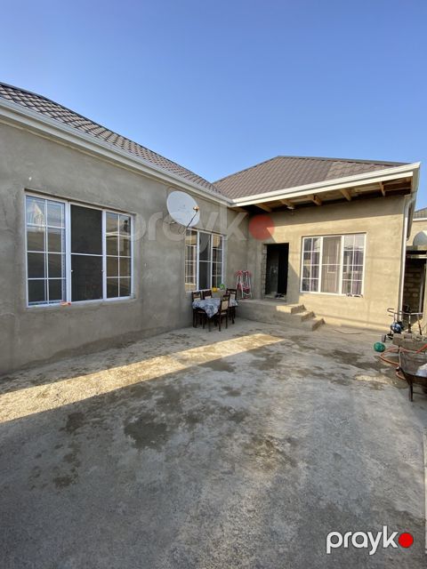 Satılır 4 otaqlı həyət evi/bağ evi 90 m² — Bakı