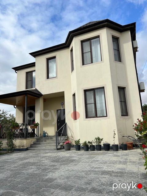 Satılır 4 otaqlı həyət evi/bağ evi 150 m² — Bakı