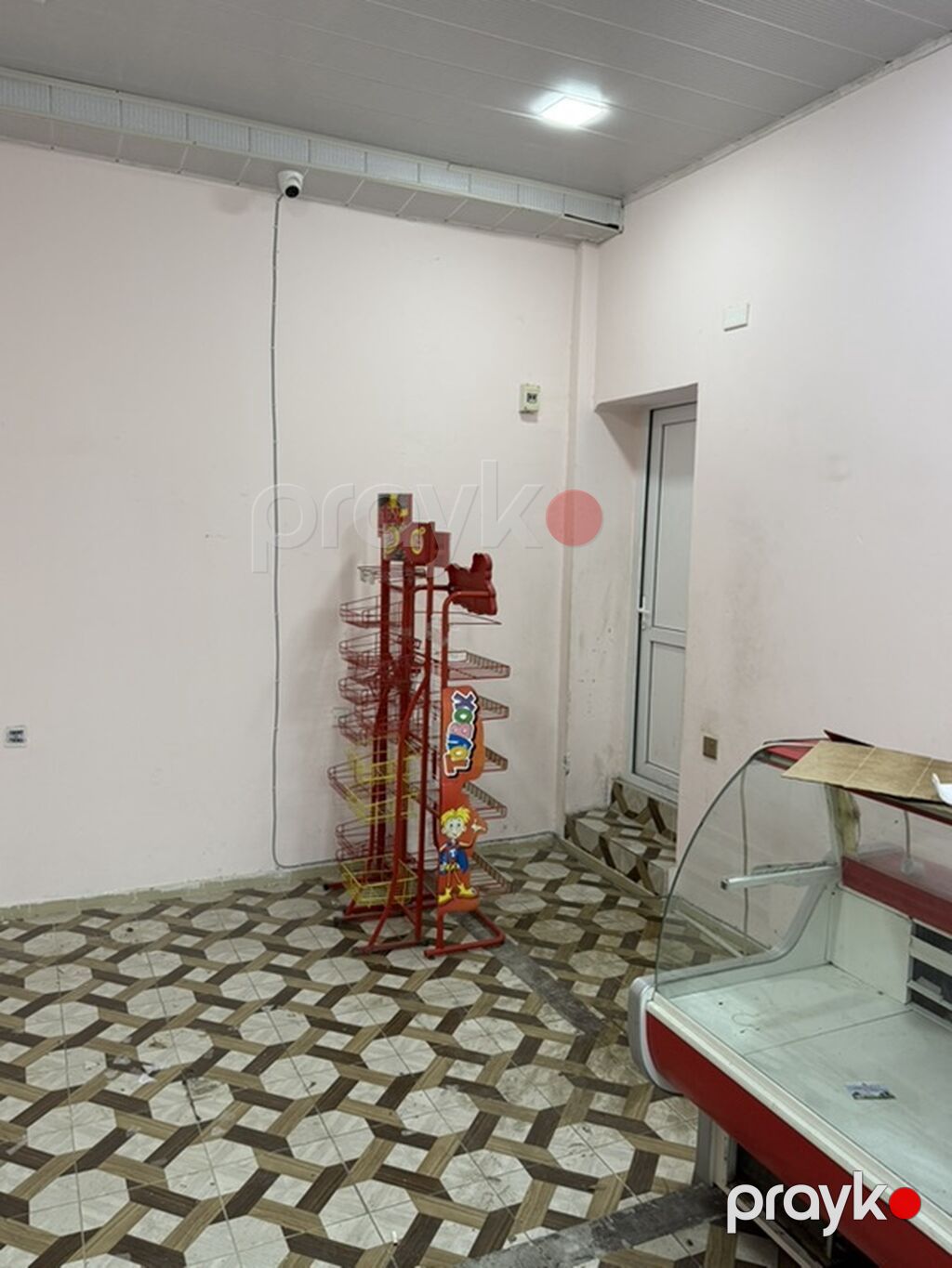 İcarəyə obyekt – küçə vitrinli ticarət sahəsi - Ön fasad: geniş şüşə — Əmlak, Mehdiabad (4)