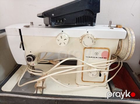 Çayka-142M tikiş maşını - Elektrikli pedalla idarə olunan masaüstü — Qobu