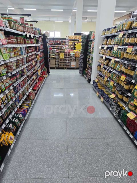 Satılır obyekt 1300 m²