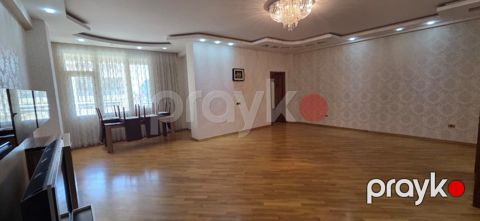 Satılır 4 otaqlı yeni tikili 200 m² — Bakı