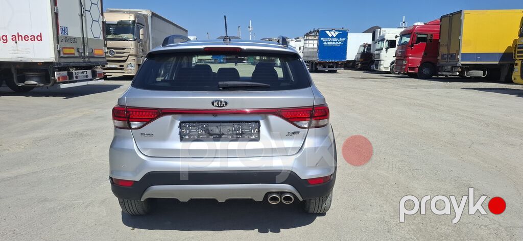 Kia Rio X-Line, gümüşü rəng, şəhər-krossover üslubunda hatchback — Avtomobillər, Bakı (3)