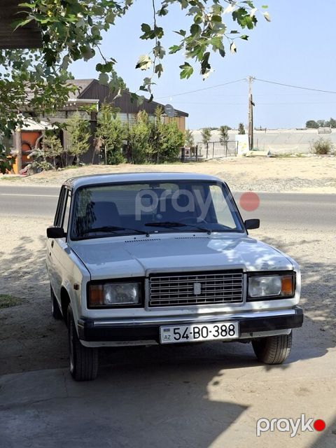 Lada (VAZ) 2107, 1.6 L, 2000 il, 150 000 km — Salyan