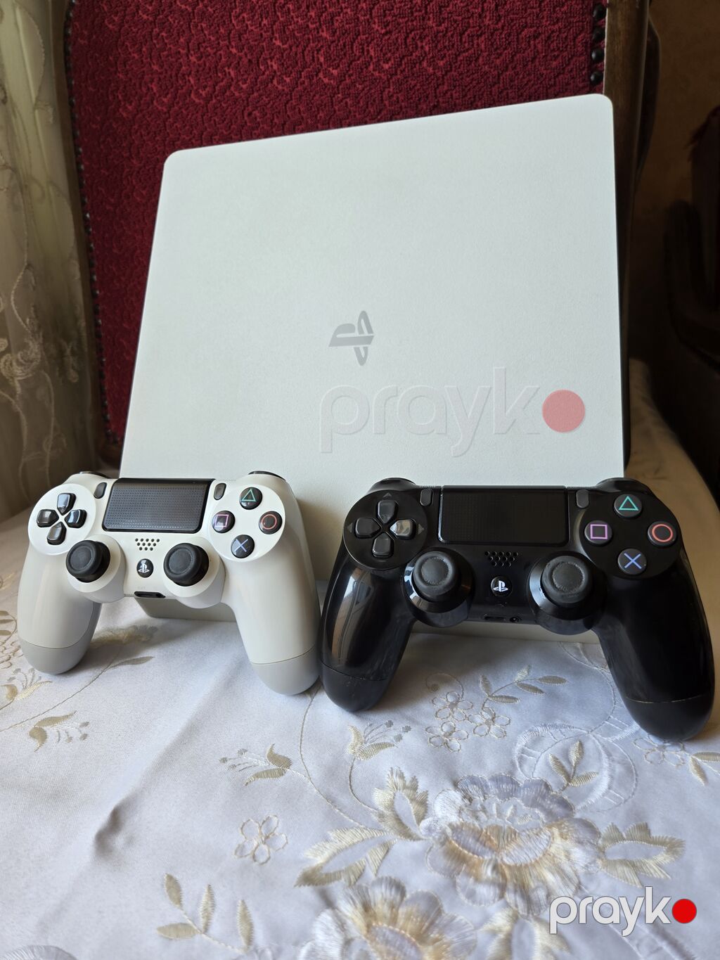 PlayStation 4 Slim (ağ rəng) İdeal vəziyyətdə, heç bir problemi — Oyun konsolları, Bakı (2)