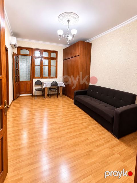 Satılır 2 otaqlı köhnə tikili 60 m² — Bakı