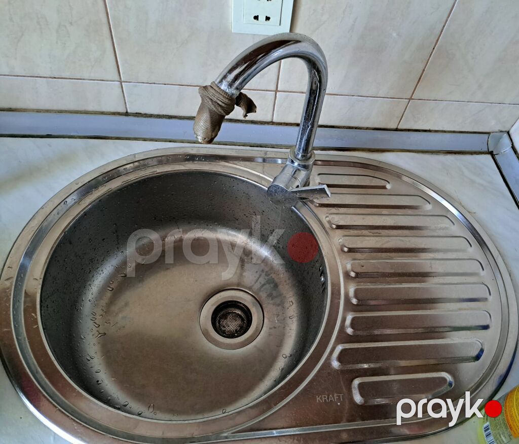 Mətbəx mebel dəsti və lavabo - Üst divar dolabları: klassik taxta — Mətbəx mobilyası, Masazır (4)