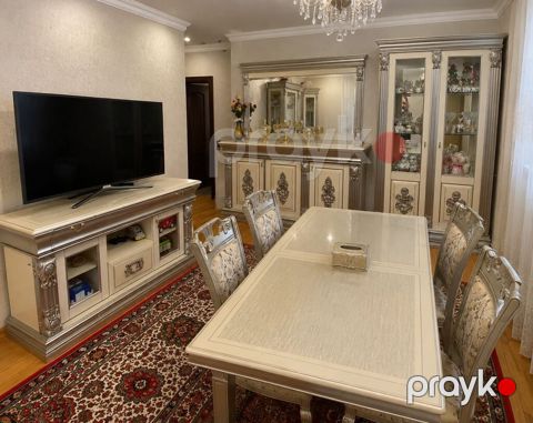 İşlənmiş, Masa və oturacaqlar, TV stend, TV altlığı, Kredit yoxdur, İtaliya