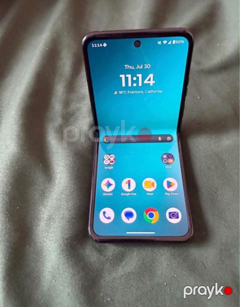 Motorola Razr 50, rəng - Bənövşəyi — Bakı