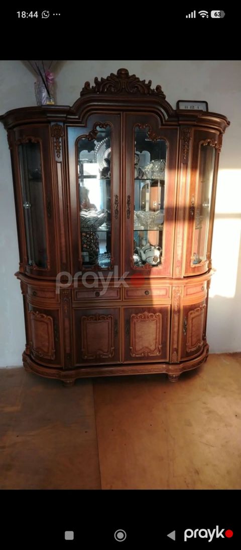 077 613 12 74 Klassik üslublu vitrin-bufet - Material: massiv ağac və — Bakı