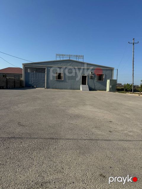Satılır obyekt 1365 m² — Bakı