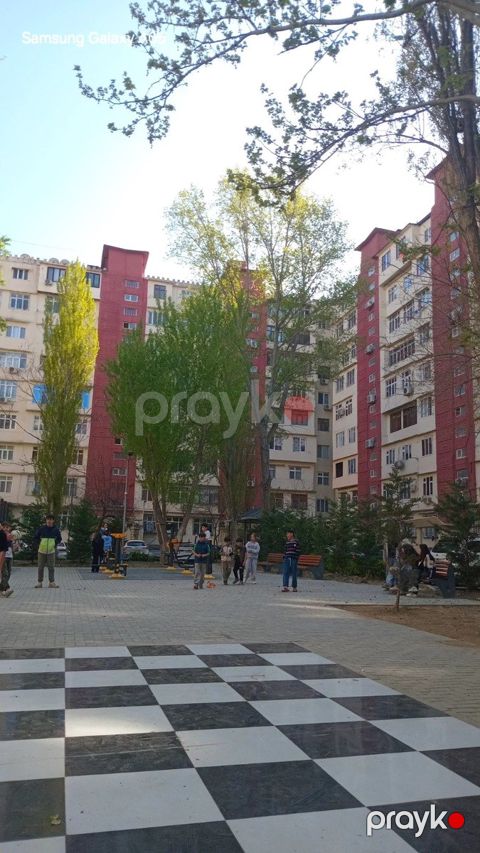 Satılır 4 otaqlı köhnə tikili 110 m² — Bakı