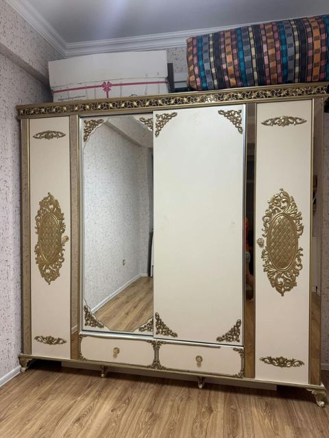 *Dolab* Qiymət *270 AZN* Ölçüsü 240 eni/225 sm hündürlüyü ünvan — Aişə Xanım — Şkaflar