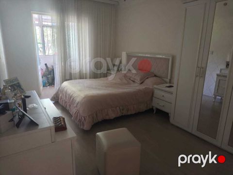Satılır 3 otaqlı köhnə tikili 80 m² — Bakı