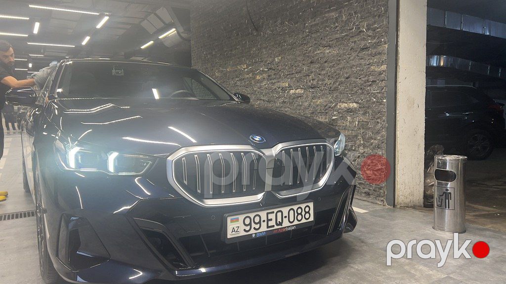 BMW 530e, 2.0 L, 19.4 kWh, 2024 il, 26 000 km — Avtomobillər, Bakı