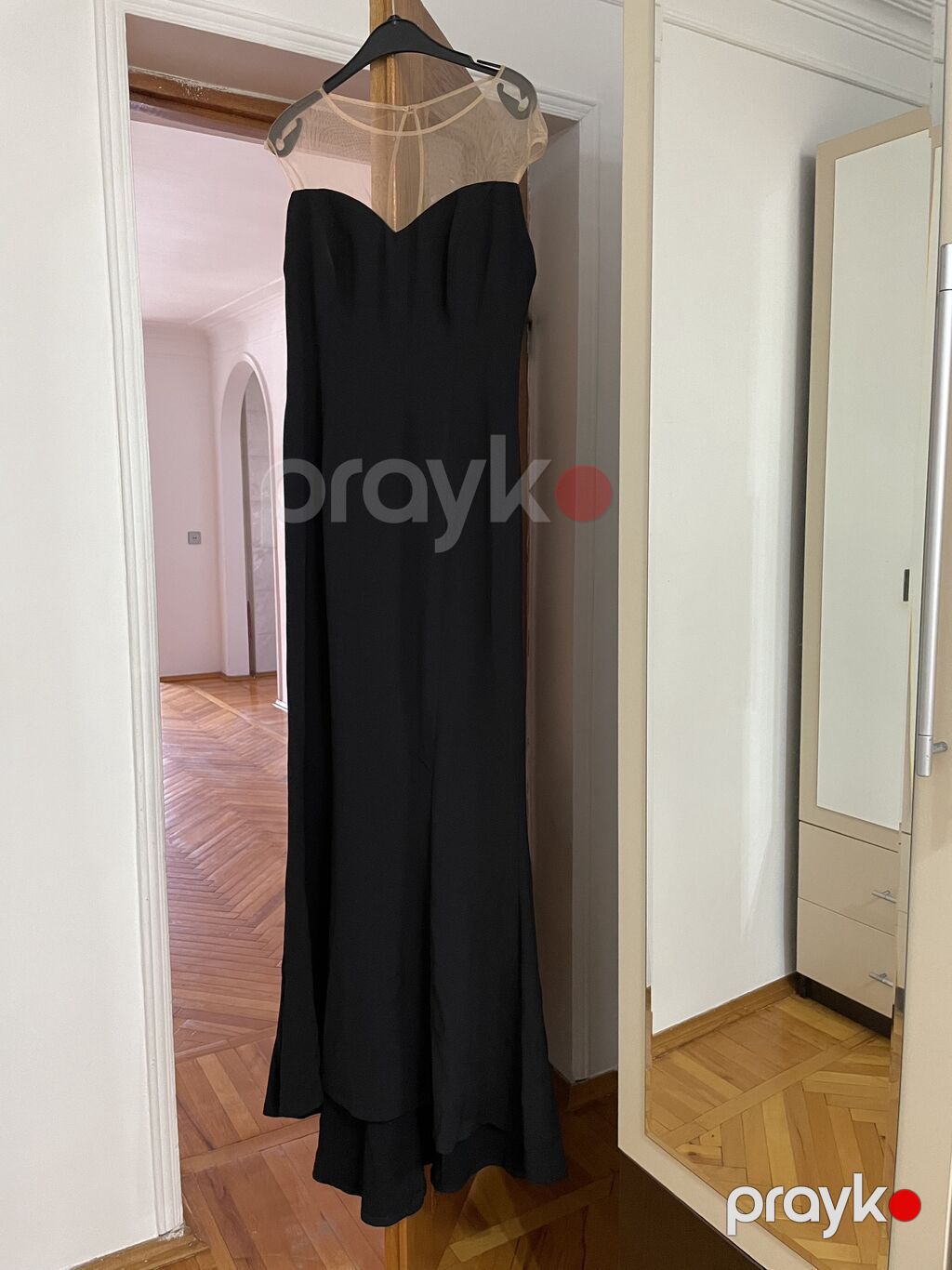 Lady sharmdan 250 azn alinib satilir 35 azn M razmer — Axşam paltarları, Bakı