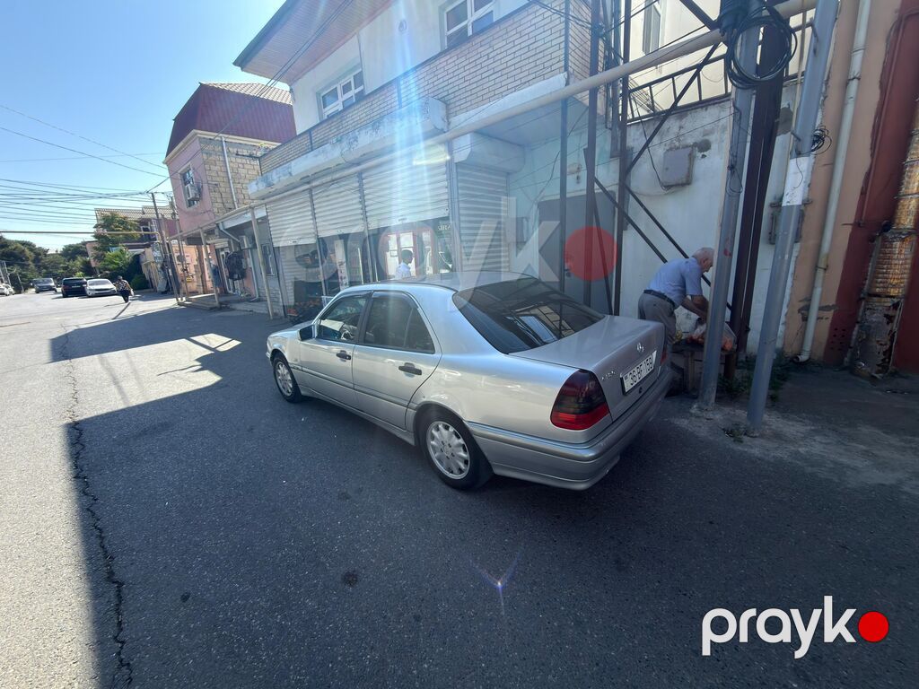 Mercedes-Benz C-Class: 1.8 l 1999 il Sedan — Avtomobillər, Bakı (5)