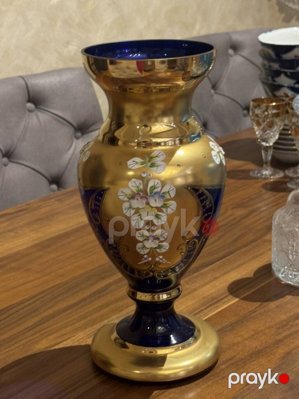 Bir vaza, Bogem şüşəsi — Vaazalar, kreslolar, süni çiçəklər, Bakı (4)