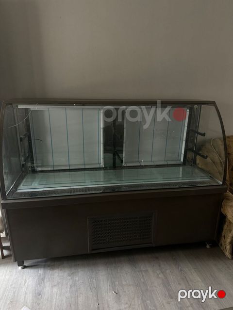Endirim‼ Vitrin soyuducu 450 Azn. Yenidir‼ olchu 1.75. Susesinde cuzi — Bakı