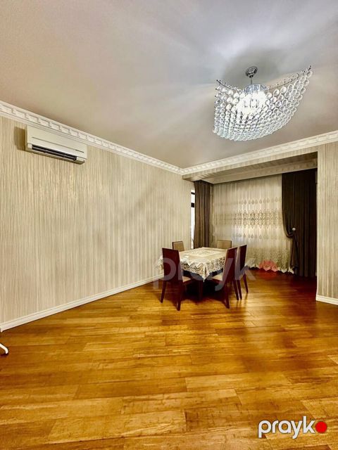 Satılır 4 otaqlı yeni tikili 210 m² — Bakı