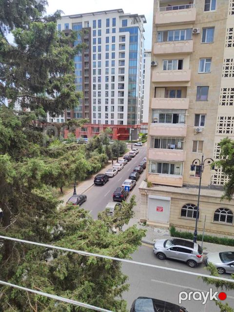 Satılır 2 otaqlı köhnə tikili 50 m² — Bakı