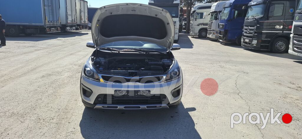 Kia Rio X-Line, gümüşü rəng, şəhər-krossover üslubunda hatchback — Avtomobillər, Bakı (9)
