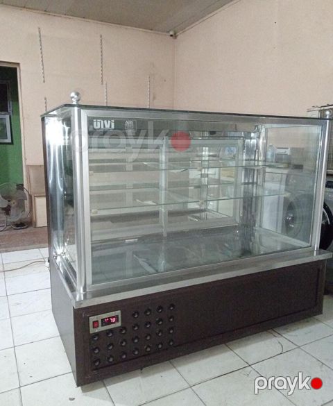 RR Ulvi vitrin soyuducu şirniyyat uçun 600 azn Unvan Sumqayt — Bakı