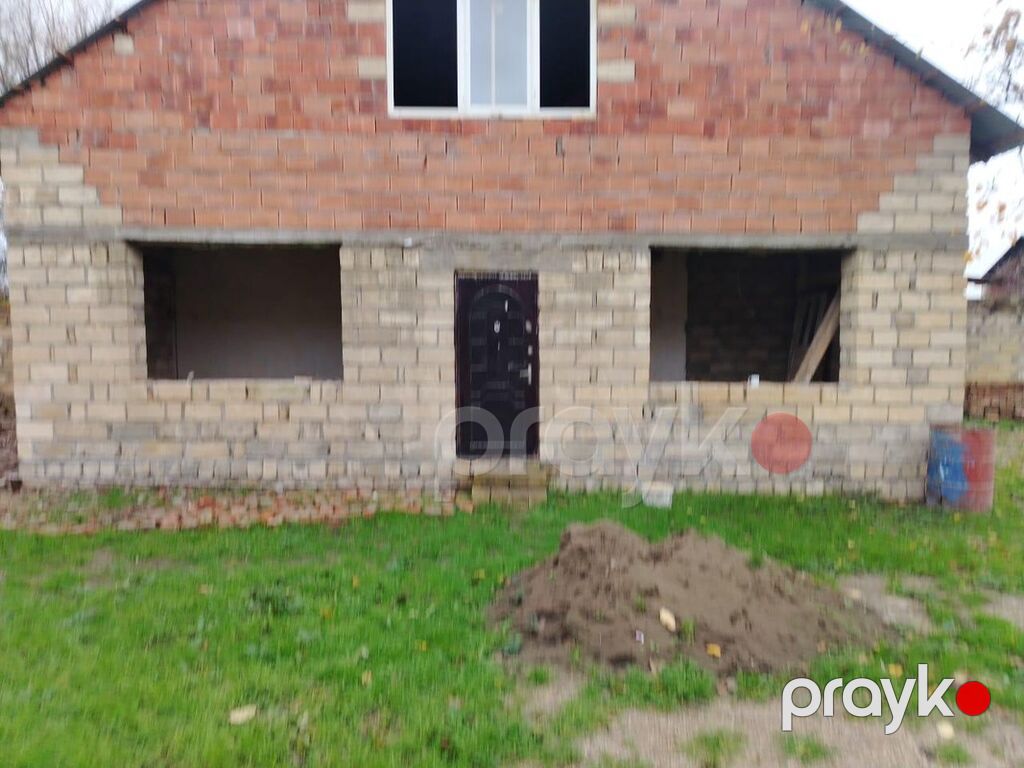 Nabranin girəcəyə muxtadir qəsəbəsi 3 otaqli ev. satilir qiymər 220000 — Ev, villa, Bakı (3)