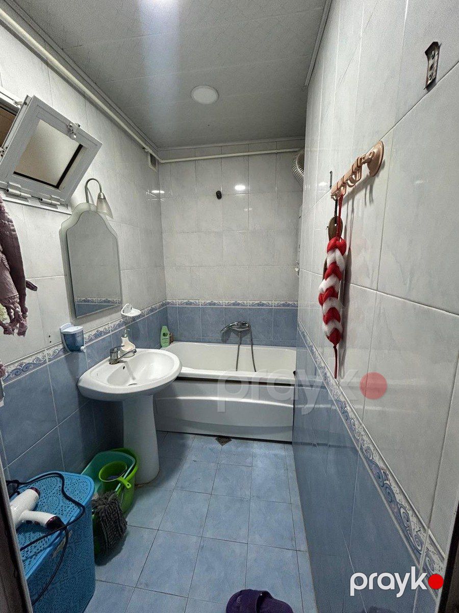 Satılır 2 otaqlı köhnə tikili 56 m² — Mənzil, Bakı (11)