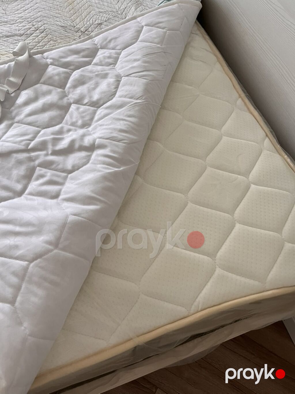 Ağ rəngli iki nəfərlik yataq dəsti - Ölçü: təxmini 160x200 sm — Yataqlar, Bakı (3)