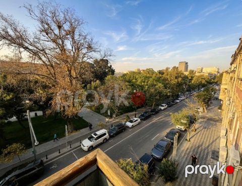 Satılır 6 otaqlı köhnə tikili 345 m² — Bakı