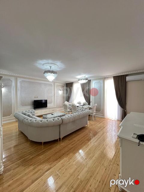 Satılır 4 otaqlı yeni tikili 215 m² — Bakı