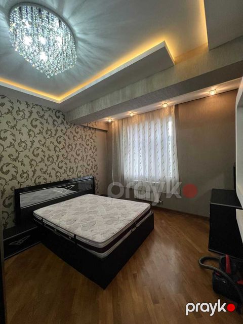 6-otaqlı yeni tikili kirayə verilir, Ümid Əkbərov küç. ev 277, 220 m²