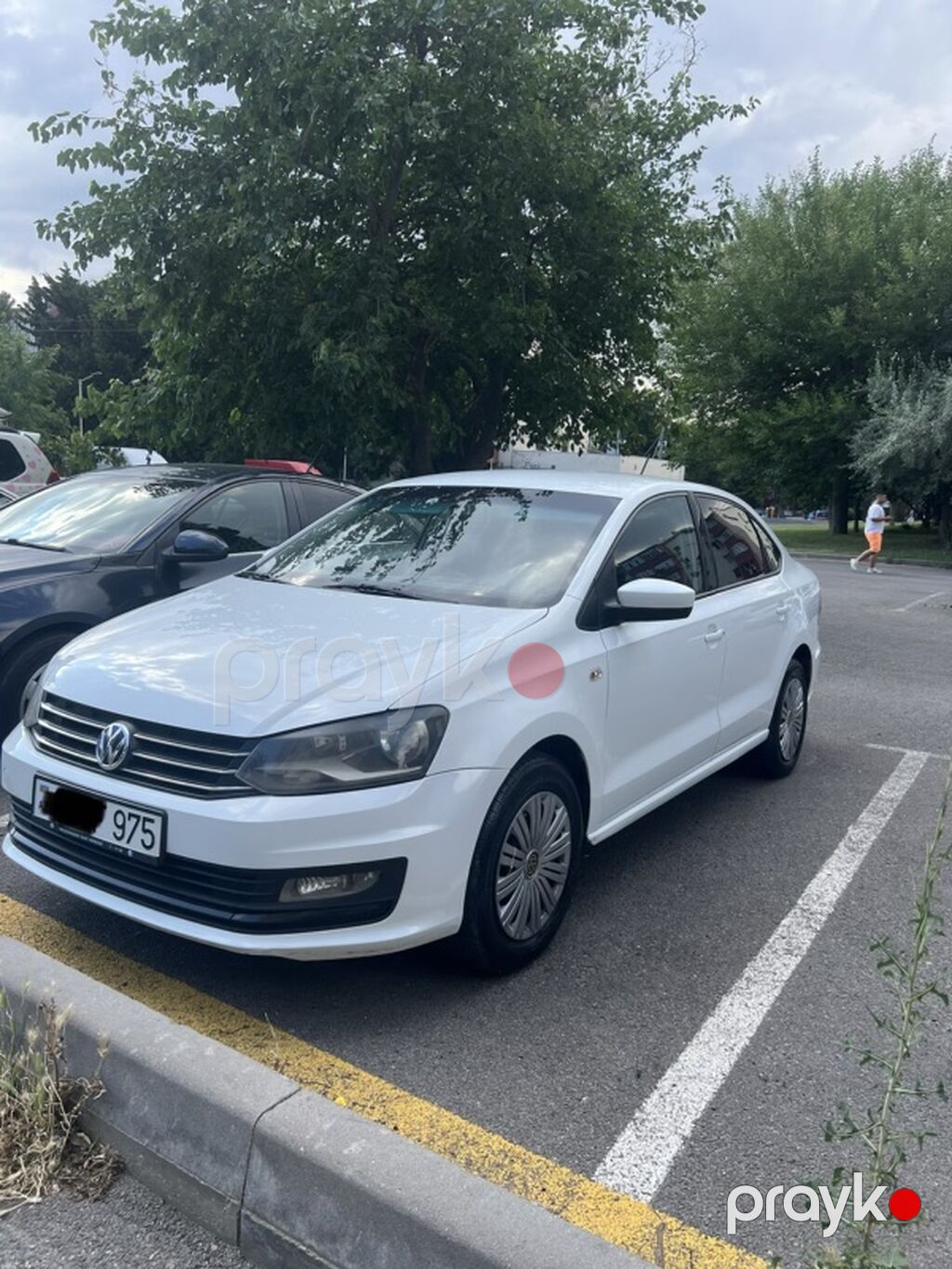 Volkswagen Polo sedan – ağ rəng, 4 qapı, AZ nömrə nişanlı. Əsas — Avtomobillər, Bakı (6)