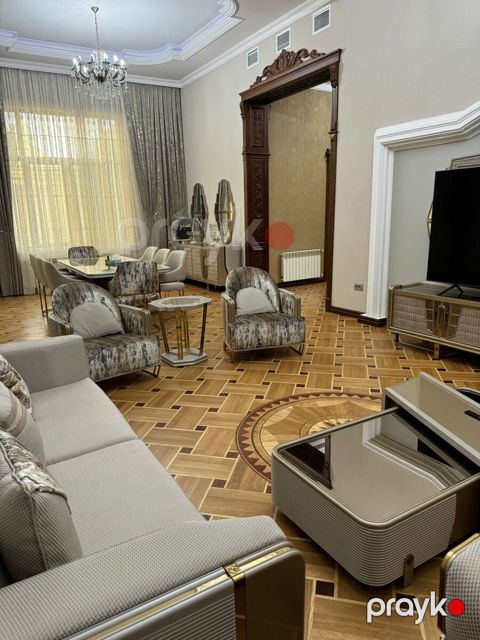 İcarəyə verilir 8 otaqlı həyət evi/bağ evi 500 m²