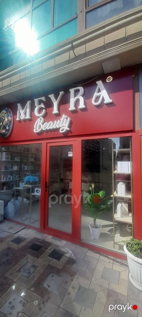 Arendaya verilir Xətai metrosuna yaxin əsas kucəyə baxir geyri yaşayoş — Bakı