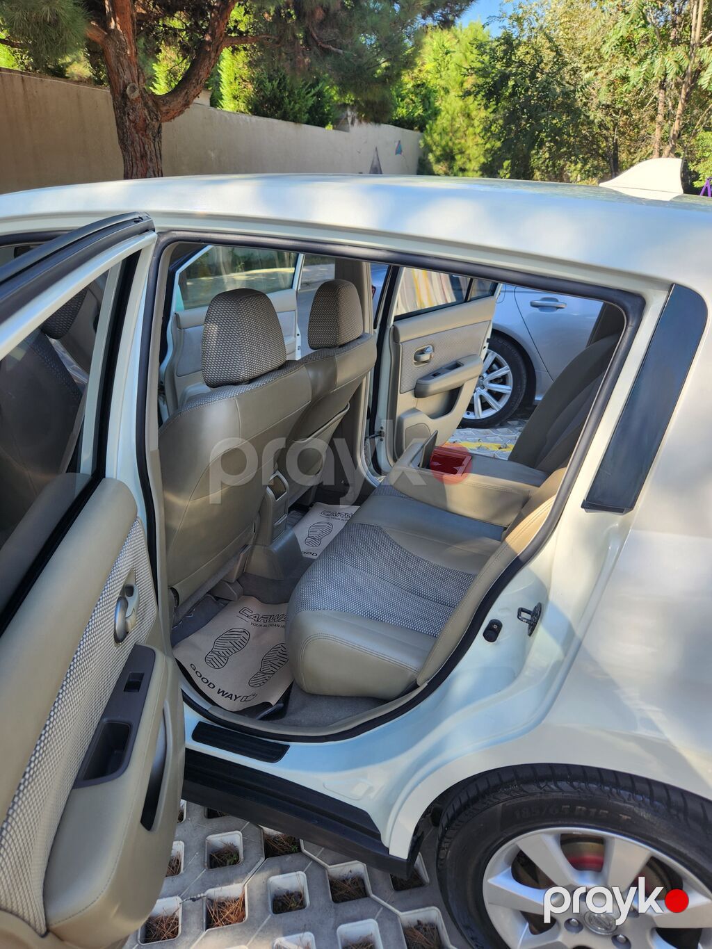 Nissan Tiida (hatchback) – ağ rəng - Kuzov: 5 qapılı hatchback, ağ — Avtomobillər, Bakı (4)