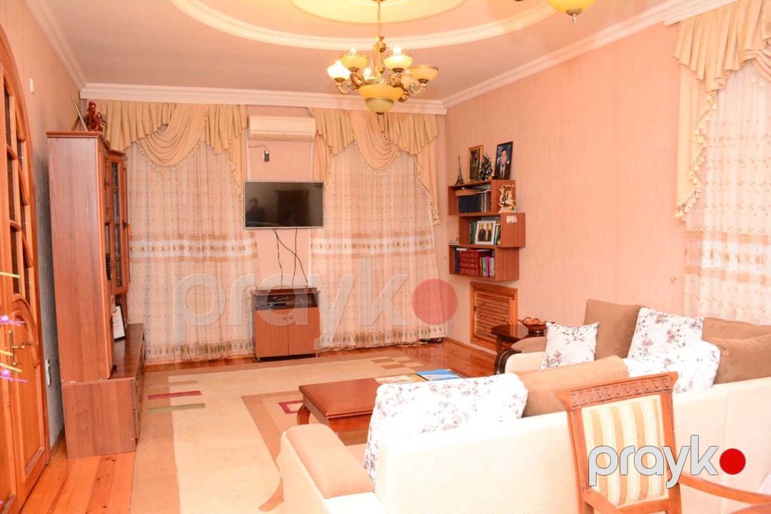 Satılır 6 otaqlı həyət evi/bağ evi 200 m² — Ev, villa, Bakı (9)