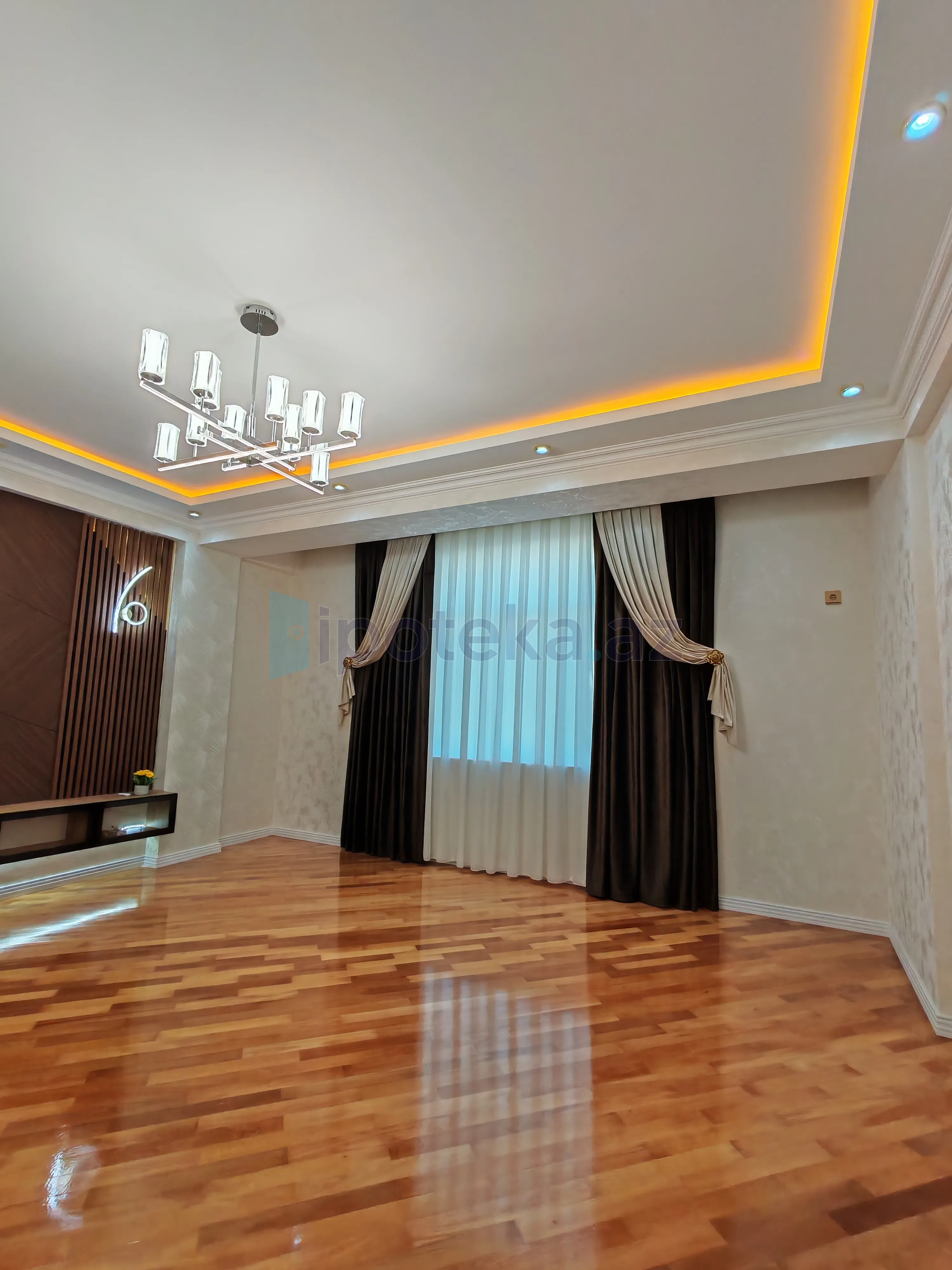 Satılır: 3 Otaq, Yeni tikili, 108.00 m²