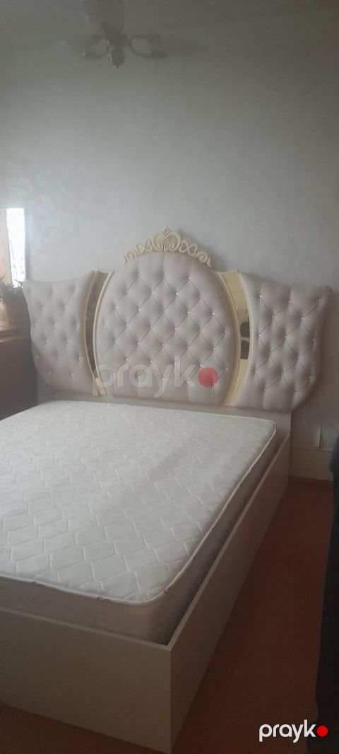 Taxt satilir. qiymet. 200 manata satilir Bazasi yoxdu ünvan — Bakı