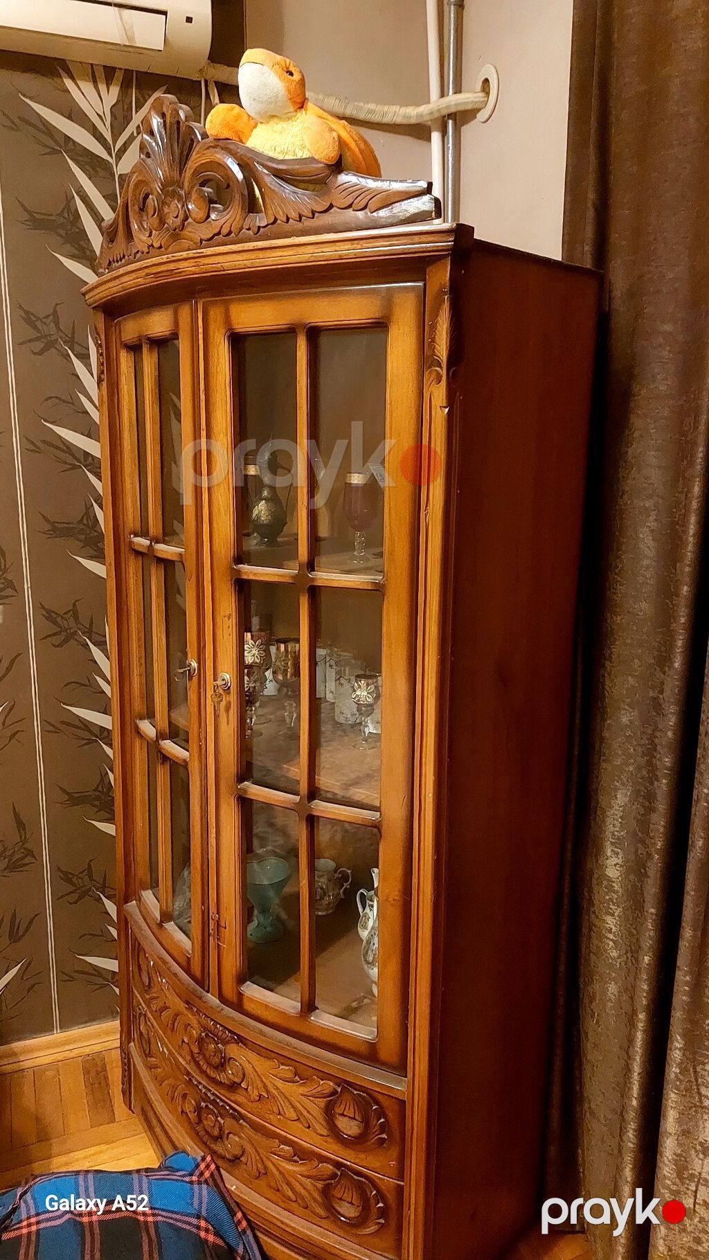 Ağac vitrin-büfe - Material: tam ağac (qoz rəngində), əl işimi oyma — Şkaflar, Bakı (2)