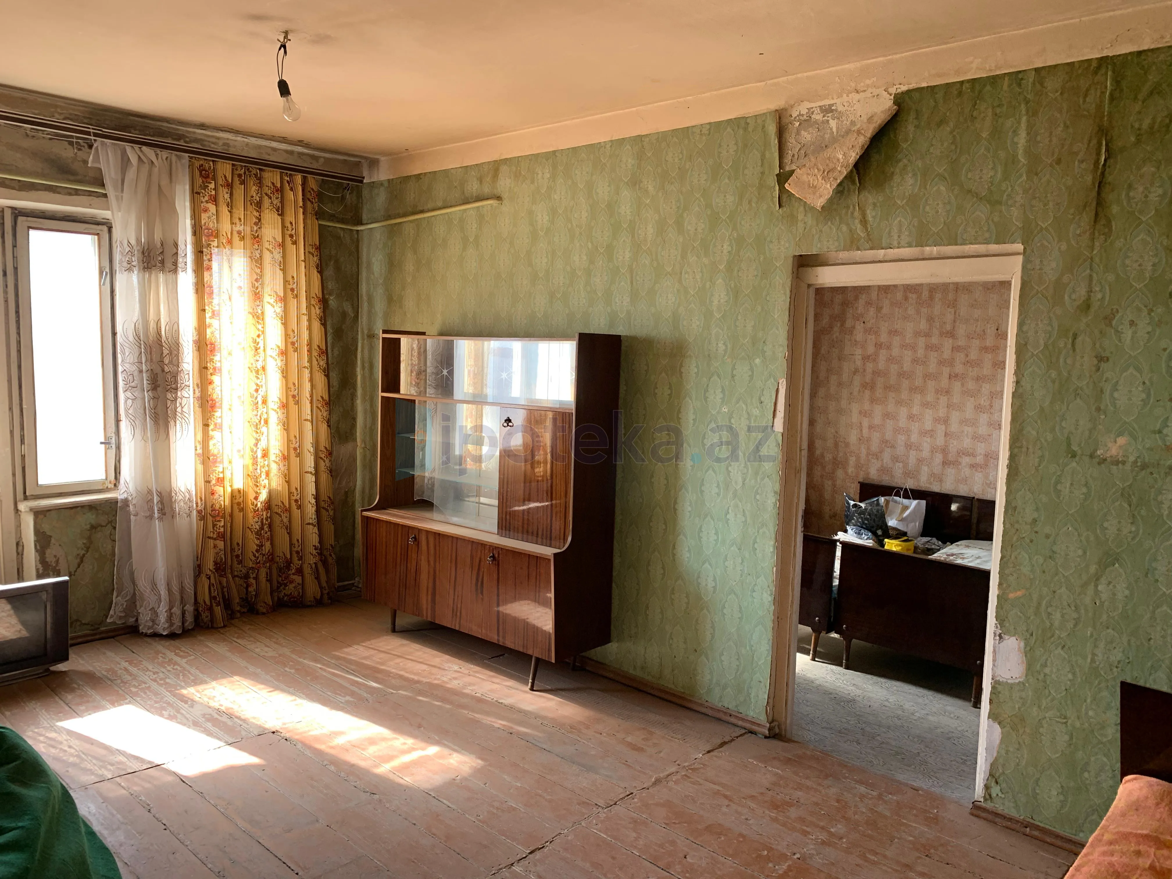 Satılır: 4 Otaq, Köhnə tikili, Suraxanı r., Qaraçuxur q., 100.00 m² — Bakı