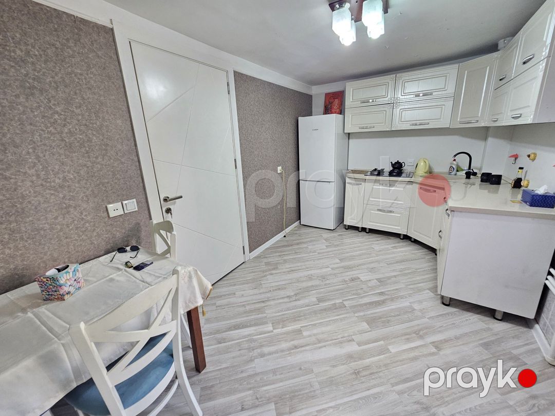 İcarəyə verilir 2 otaqlı köhnə tikili 102 m² — Mənzil, Bakı (7)