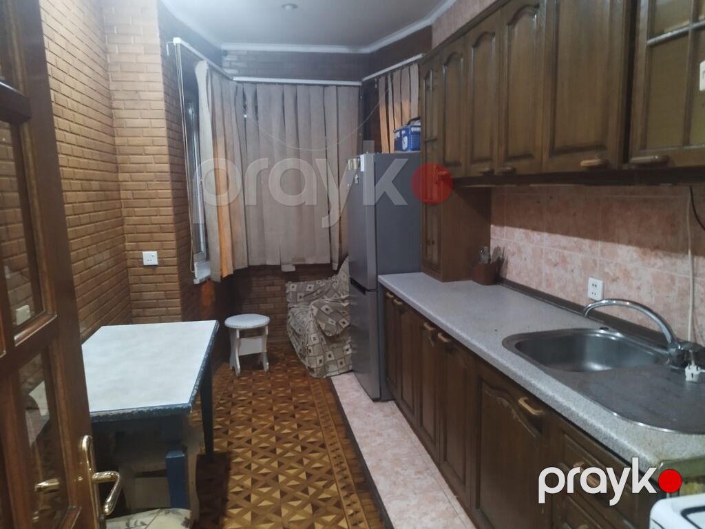Bütün ərazidə evlərimiz var musderi fərqi yoxdur 300 manatdan 2500 — Qonaq otağı üçün, Bakı (5)