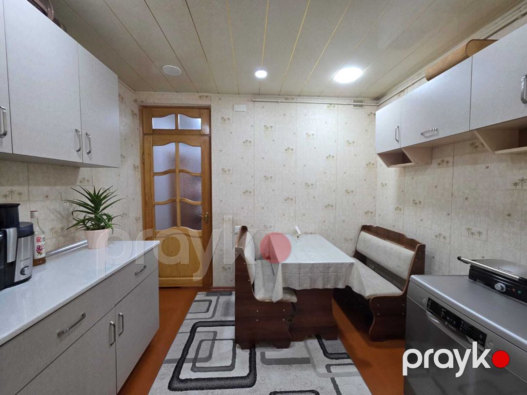 Satılır 2 otaqlı köhnə tikili 65 m² — Mənzil, Bakı (9)