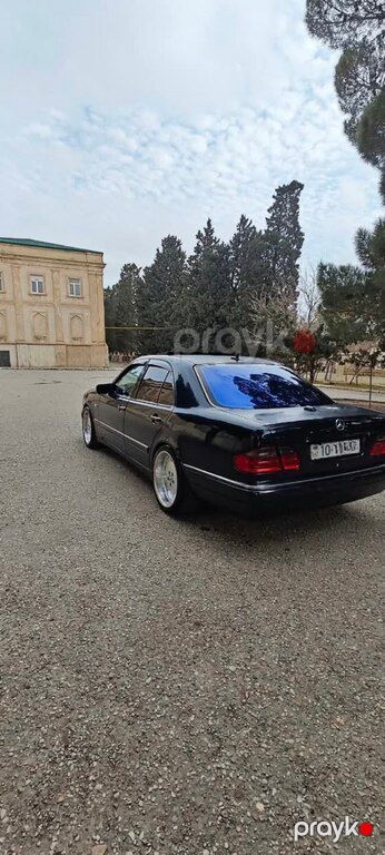 Mercedes E 320, 3.2 L, 1997 il, 297 790 km — Avtomobillər, Bakı (4)