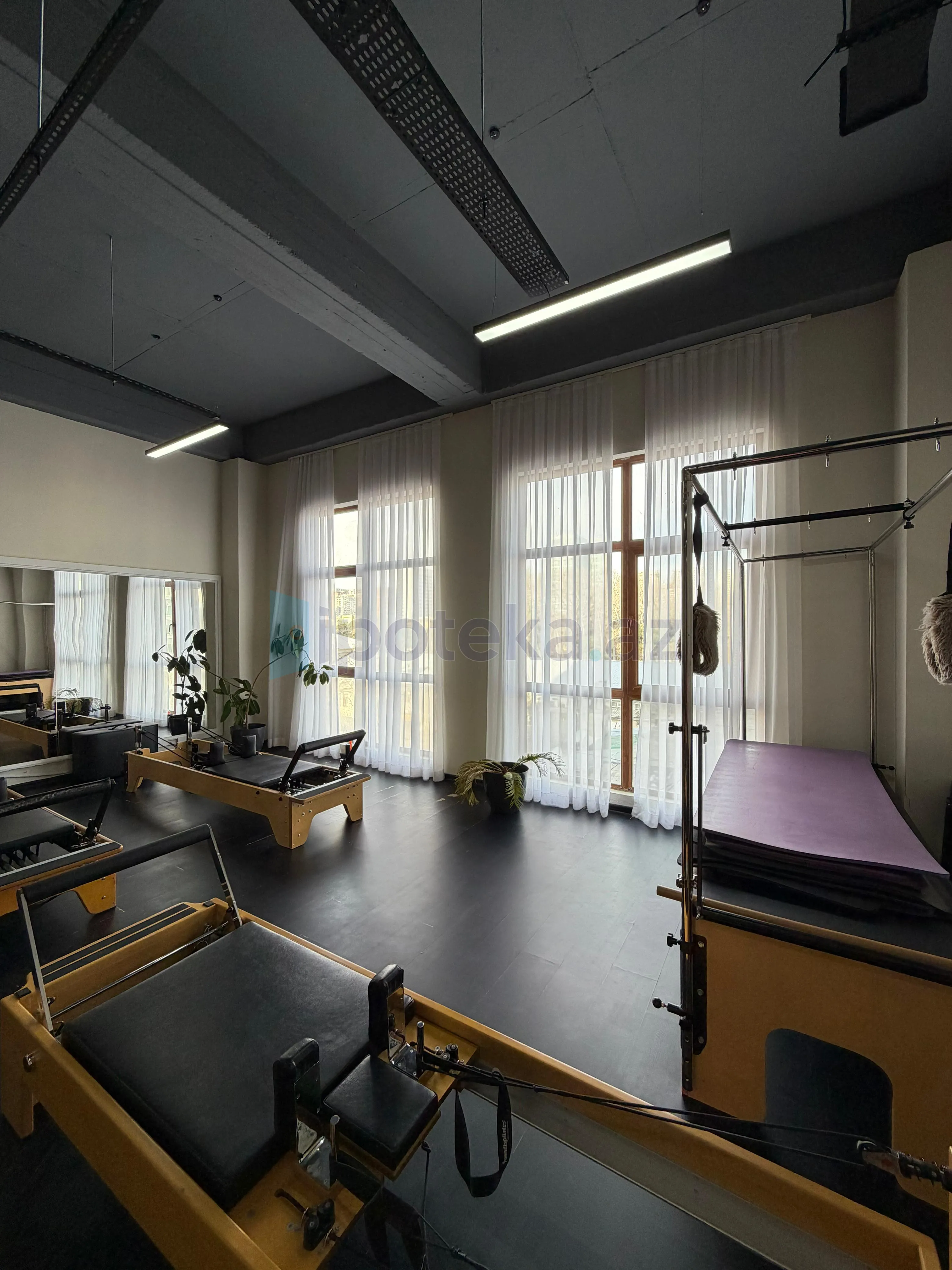 1 Otaq, Ofislər, Nəsimi r., 131.00 m² — Ofis, Bakı (2)