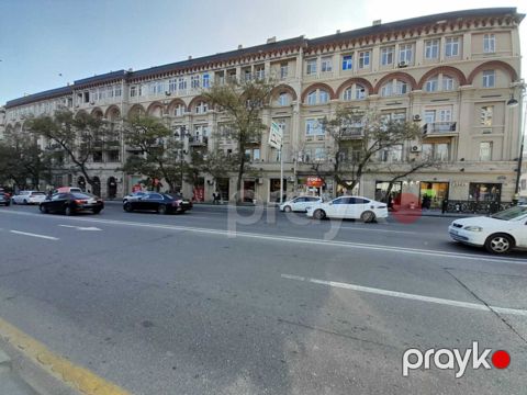 Satılır 3 otaqlı köhnə tikili 95 m² — Bakı