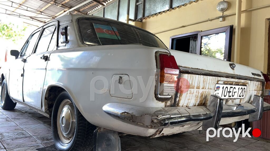 Avtomobil: GAZ-24 “Volqa” sedan Xüsusiyyətlər: - Korpus: 4 qapılı — Avtomobillər, Neftçala (5)